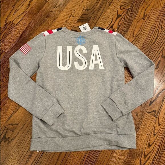 NWT New ARENA USA Bishamon Swimming Logo American Flag Sweatshirt Gray Medium - Picture 6 of 8